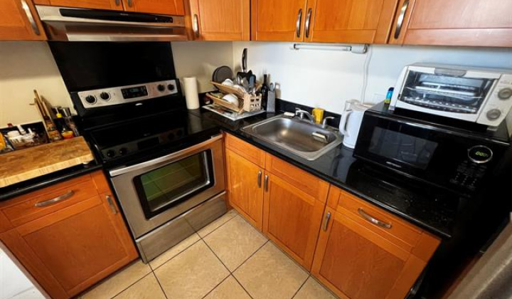 2240 Kuhio Avenue,Honolulu,Hawaii,96815,1 Bedroom Bedrooms,1 BathroomBathrooms,Condo/Townhouse,Kuhio,20,18264385