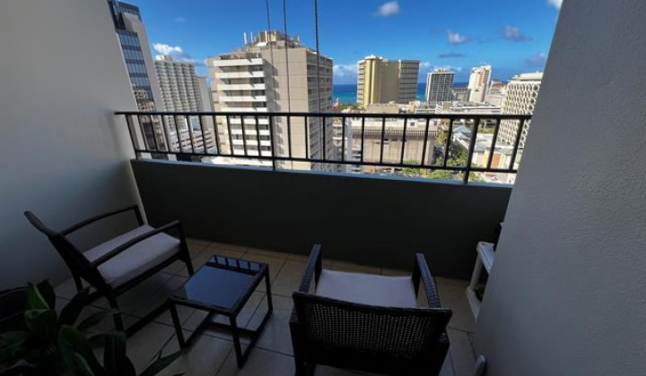 2240 Kuhio Avenue,Honolulu,Hawaii,96815,1 Bedroom Bedrooms,1 BathroomBathrooms,Condo/Townhouse,Kuhio,20,18264385