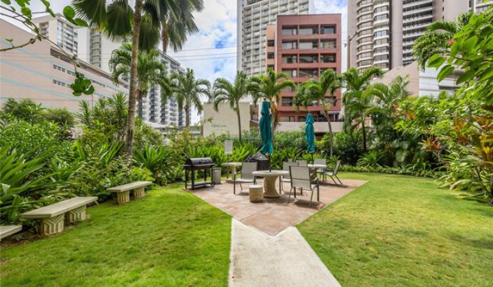 425 Ena Road,Honolulu,Hawaii,96815,1 Bedroom Bedrooms,1 BathroomBathrooms,Condo/Townhouse,Ena,12,18217536