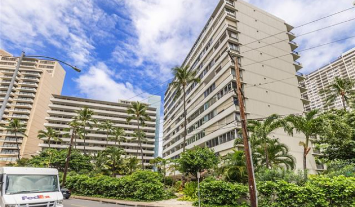 425 Ena Road,Honolulu,Hawaii,96815,1 Bedroom Bedrooms,1 BathroomBathrooms,Condo/Townhouse,Ena,12,18217536