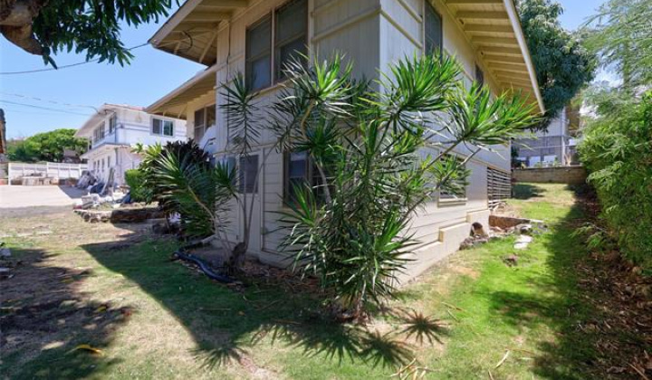 1827 Waihee Street,Honolulu,Hawaii,96817,3 Bedrooms Bedrooms,1 BathroomBathrooms,Single family,Waihee,18219395