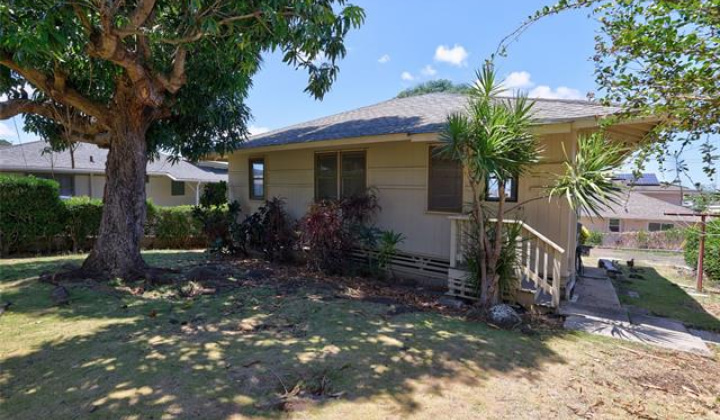 1827 Waihee Street,Honolulu,Hawaii,96817,3 Bedrooms Bedrooms,1 BathroomBathrooms,Single family,Waihee,18219395