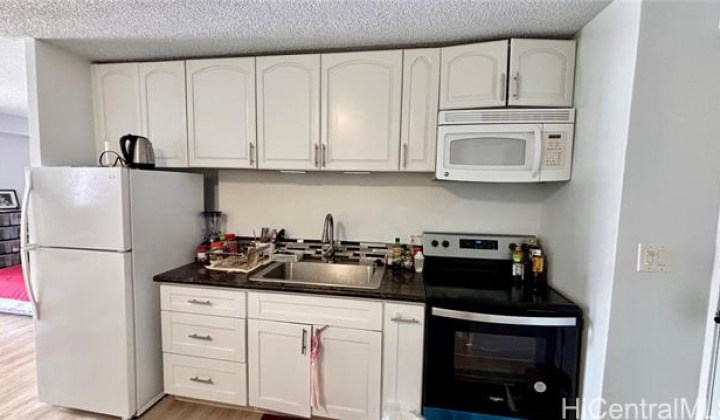 1655 Makaloa Street,Honolulu,Hawaii,96814,1 Bedroom Bedrooms,1 BathroomBathrooms,Condo/Townhouse,Makaloa,10,18272138