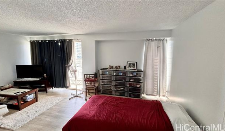 1655 Makaloa Street,Honolulu,Hawaii,96814,1 Bedroom Bedrooms,1 BathroomBathrooms,Condo/Townhouse,Makaloa,10,18272138