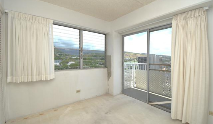 1635 Dole Street,Honolulu,Hawaii,96822,2 Bedrooms Bedrooms,1 BathroomBathrooms,Condo/Townhouse,Dole,15,18223336