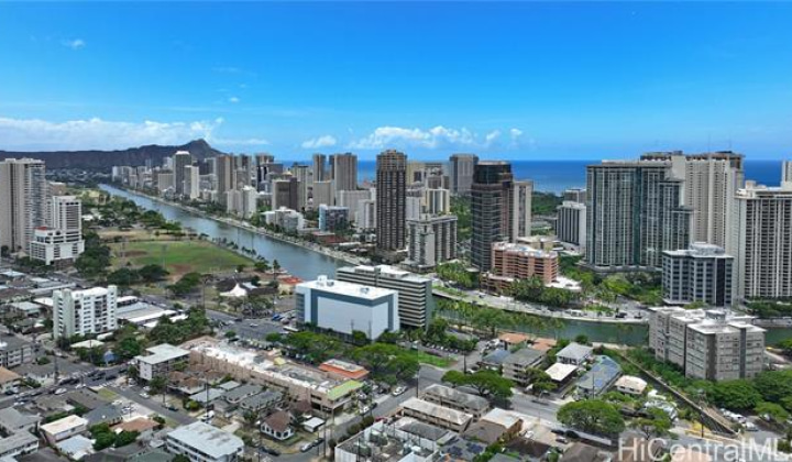 1867 Kapiolani Boulevard,Honolulu,Hawaii,96826,5 ベッドルーム ベッドルーム,3 バスルームバスルーム,一戸建て,Kapiolani,18225636