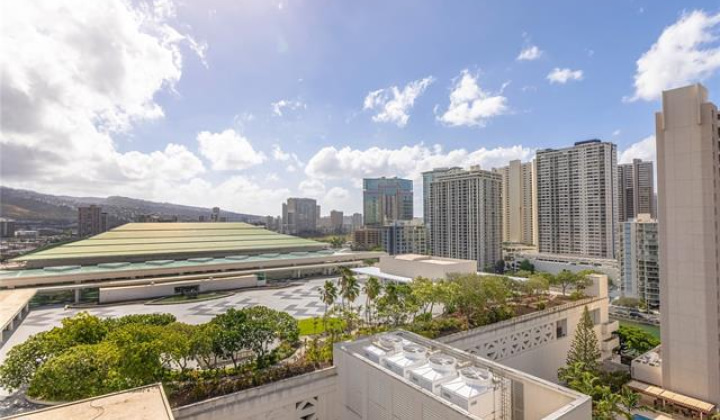 475 Atkinson Drive,Honolulu,Hawaii,96814,2 Bedrooms Bedrooms,1 BathroomBathrooms,Condo/Townhouse,Atkinson,18,18246694