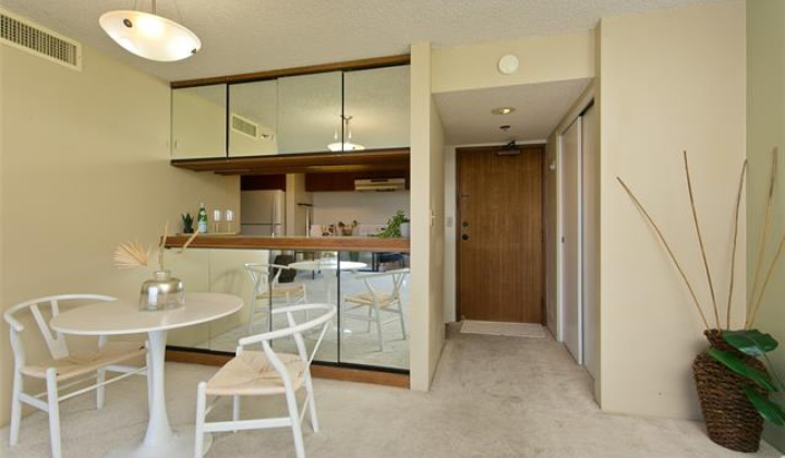 583 Kamoku Street,Honolulu,Hawaii,96826,1 Bedroom Bedrooms,1 BathroomBathrooms,Condo/Townhouse,Kamoku,19,18247148