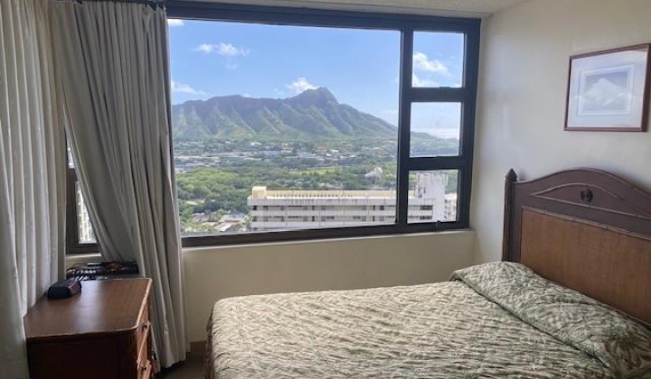 201 Ohua Avenue,Honolulu,Hawaii,96815,1 Bedroom Bedrooms,1 BathroomBathrooms,Condo/Townhouse,Ohua,33,18248144