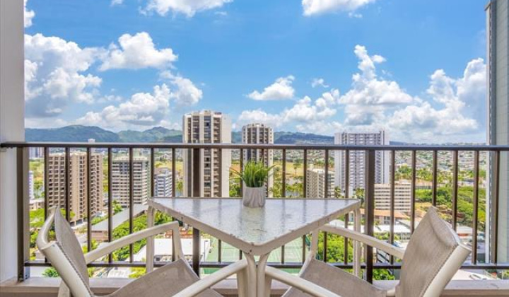 229 Paoakalani Avenue,Honolulu,Hawaii,96815,1 Bedroom Bedrooms,1 BathroomBathrooms,Condo/Townhouse,Paoakalani,19,18248332