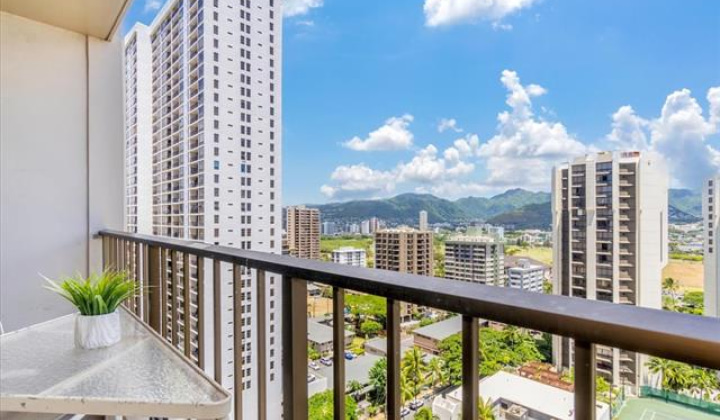 229 Paoakalani Avenue,Honolulu,Hawaii,96815,1 Bedroom Bedrooms,1 BathroomBathrooms,Condo/Townhouse,Paoakalani,19,18248332