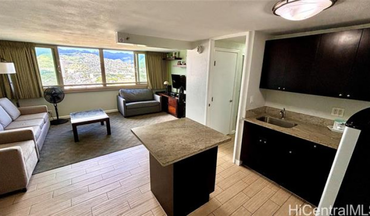 445 Seaside Avenue,Honolulu,Hawaii,96815,1 Bedroom Bedrooms,1 BathroomBathrooms,Condo/Townhouse,Seaside,34,18253069