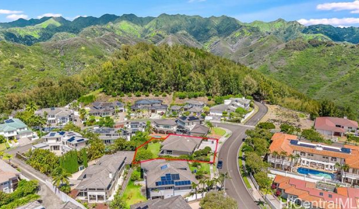 900 Puuikena Drive,Honolulu,Hawaii,96821,4 Bedrooms Bedrooms,2 BathroomsBathrooms,Single family,Puuikena,18256978