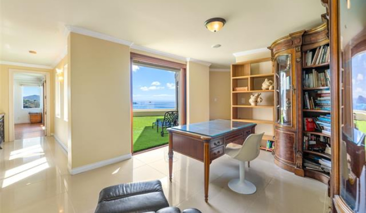 5201 Kuaiwi Place,Honolulu,Hawaii,96821,5 Bedrooms Bedrooms,4 BathroomsBathrooms,Single family,Kuaiwi,18309051