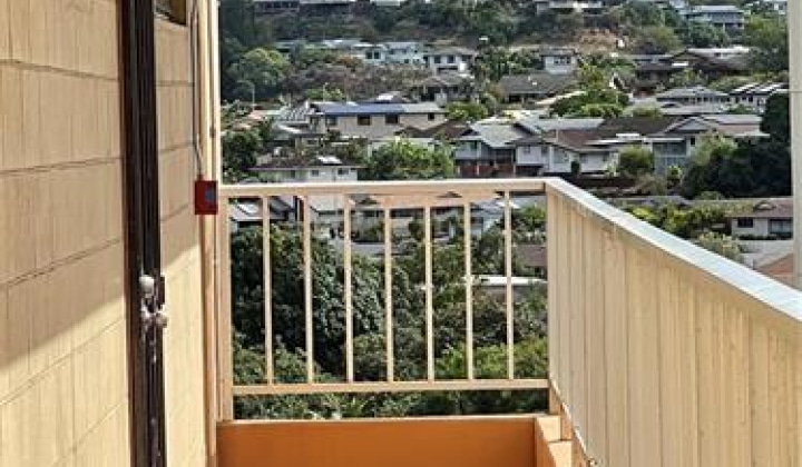 1121 Ala Napunani Street,Honolulu,Hawaii,96818,2 Bedrooms Bedrooms,1 BathroomBathrooms,Condo/Townhouse,Ala Napunani,5,18260428