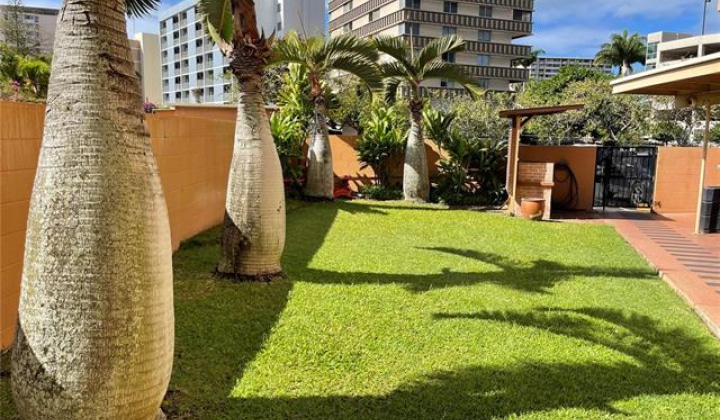 1121 Ala Napunani Street,Honolulu,Hawaii,96818,2 Bedrooms Bedrooms,1 BathroomBathrooms,Condo/Townhouse,Ala Napunani,5,18260428