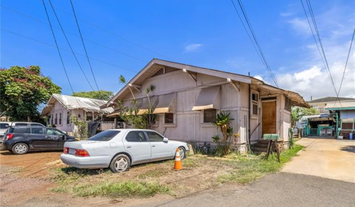 1221 Gulick Avenue,Honolulu,Hawaii,96819,7 ベッドルーム ベッドルーム,3 バスルームバスルーム,一戸建て,Gulick,18288200