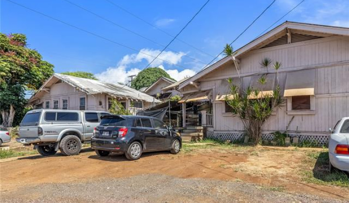 1221 Gulick Avenue,Honolulu,Hawaii,96819,7 ベッドルーム ベッドルーム,3 バスルームバスルーム,一戸建て,Gulick,18288200