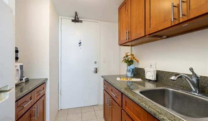 445 Seaside Avenue,Honolulu,Hawaii,96815,1 BathroomBathrooms,Condo/Townhouse,Seaside,37,18295429