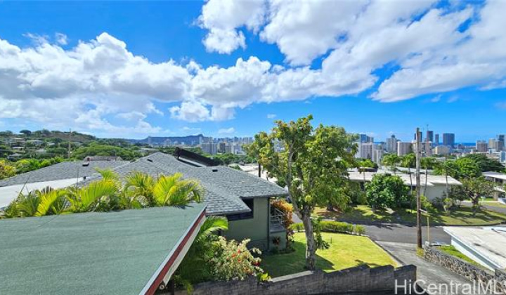 2030 Leiloke Drive,Honolulu,Hawaii,96822,3 ベッドルーム ベッドルーム,2 バスルームバスルーム,一戸建て,Leiloke,18308979