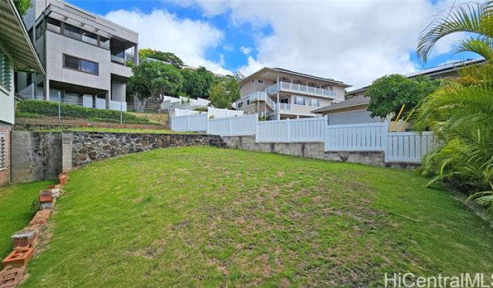 2030 Leiloke Drive,Honolulu,Hawaii,96822,3 ベッドルーム ベッドルーム,2 バスルームバスルーム,一戸建て,Leiloke,18308979