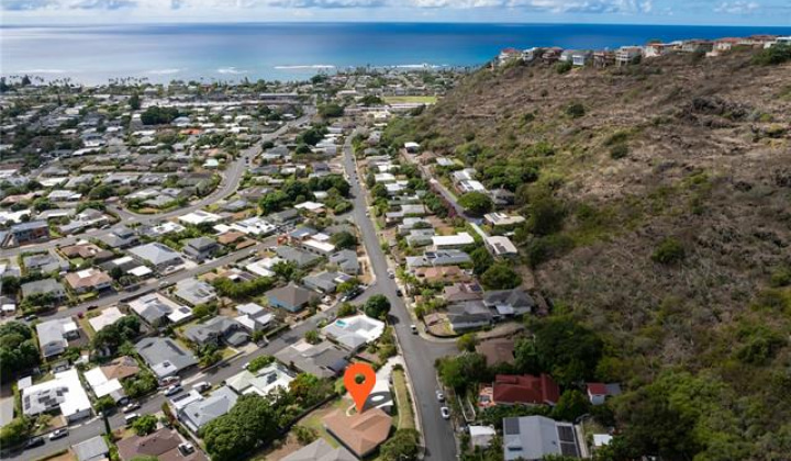 461 Hao Street,Honolulu,Hawaii,96821,5 ベッドルーム ベッドルーム,3 バスルームバスルーム,一戸建て,Hao,18311672