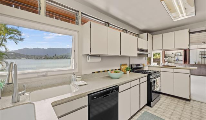 664 Keolu Drive,Kailua,Hawaii,96734,4 ベッドルーム ベッドルーム,2 バスルームバスルーム,一戸建て,Keolu,18336443