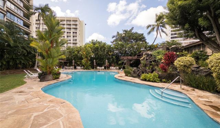 1525 Wilder Avenue,Honolulu,Hawaii,96822,2 ベッドルーム ベッドルーム,2 バスルームバスルーム,コンド / タウンハウス,Wilder,8,18365751