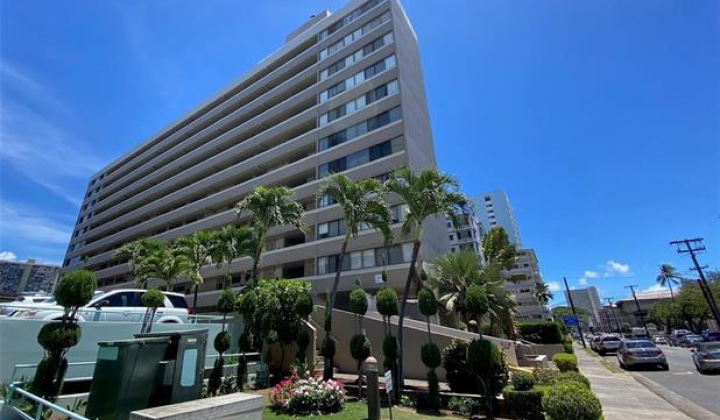 1134 Kinau Street,Honolulu,Hawaii,96814,1 Bedroom Bedrooms,1 BathroomBathrooms,Condo/Townhouse,Kinau,8,18404063