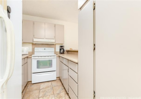 411 Hobron Lane,Honolulu,Hawaii,96815,1 Bedroom Bedrooms,1 BathroomBathrooms,Condo/Townhouse,Hobron,7,18406855